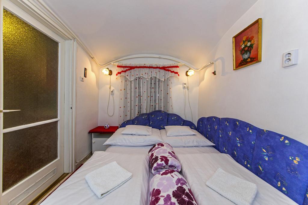 Barokk Vendeghaz Hotel Eger Phòng bức ảnh