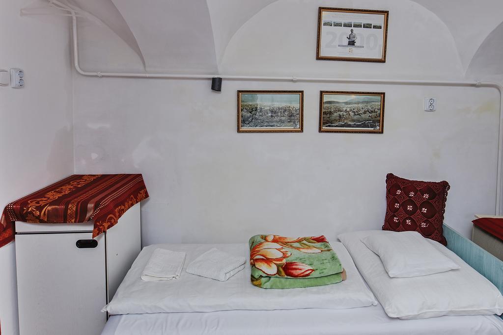 Barokk Vendeghaz Hotel Eger Ngoại thất bức ảnh