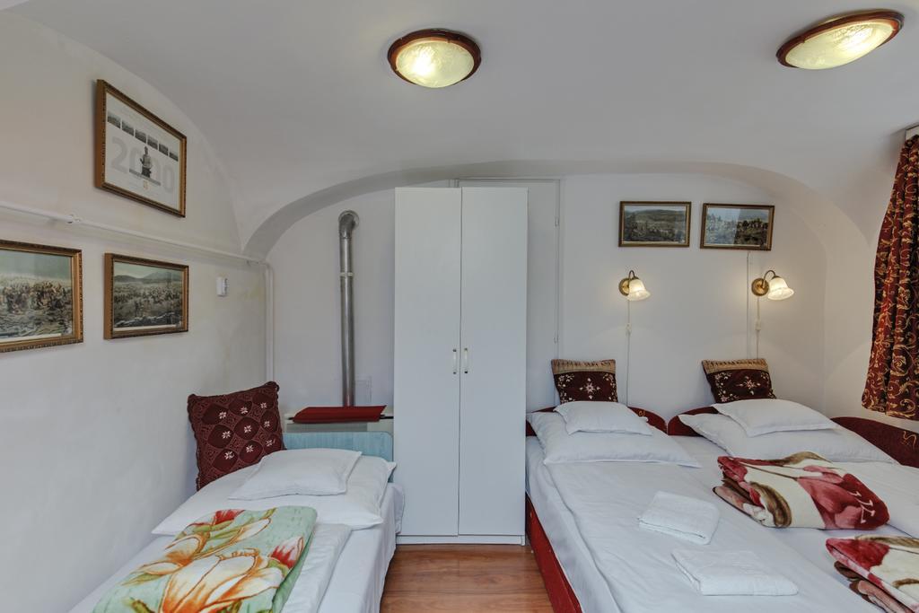 Barokk Vendeghaz Hotel Eger Ngoại thất bức ảnh