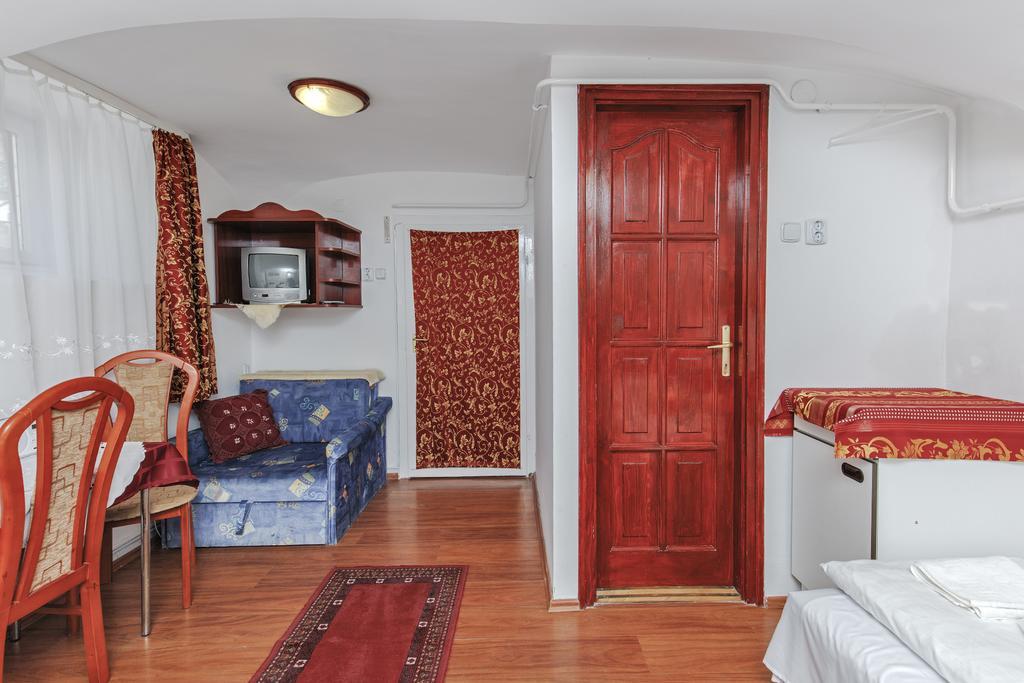 Barokk Vendeghaz Hotel Eger Ngoại thất bức ảnh