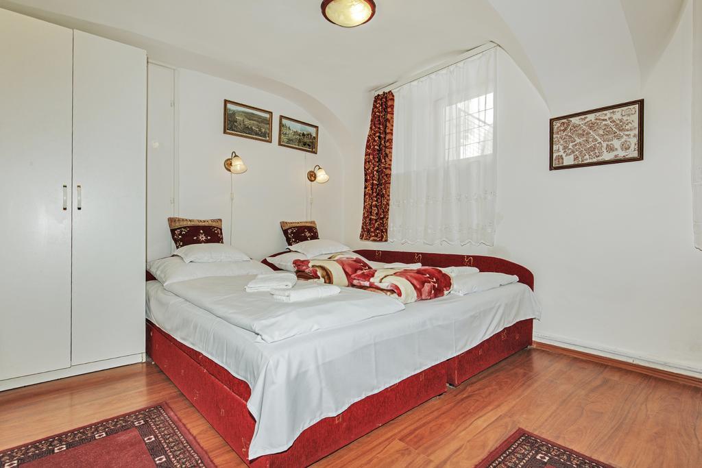 Barokk Vendeghaz Hotel Eger Ngoại thất bức ảnh