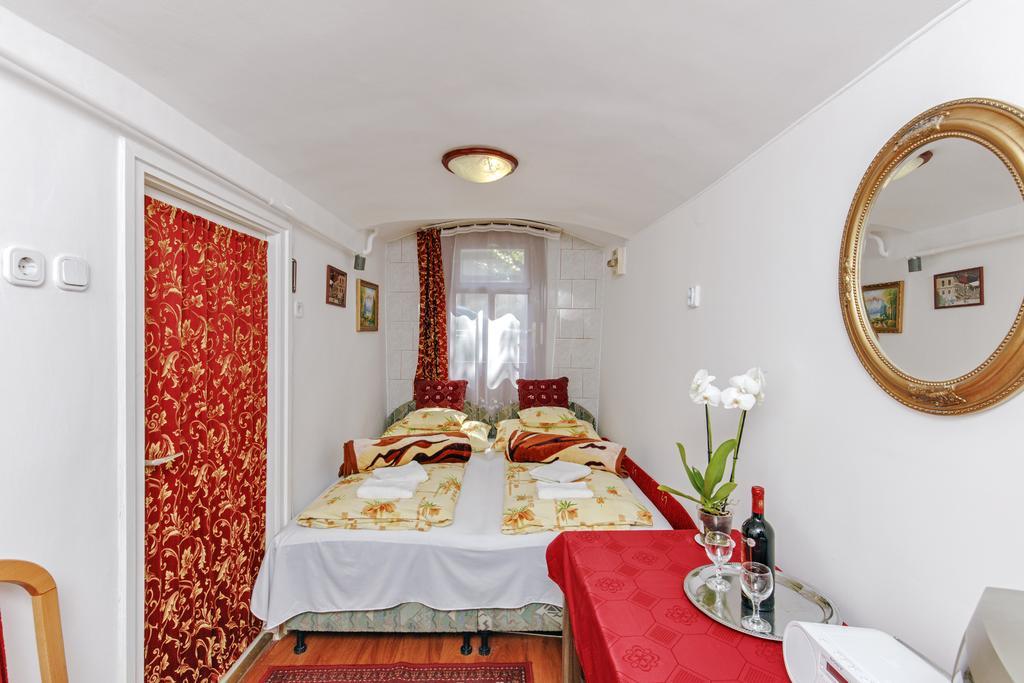 Barokk Vendeghaz Hotel Eger Ngoại thất bức ảnh